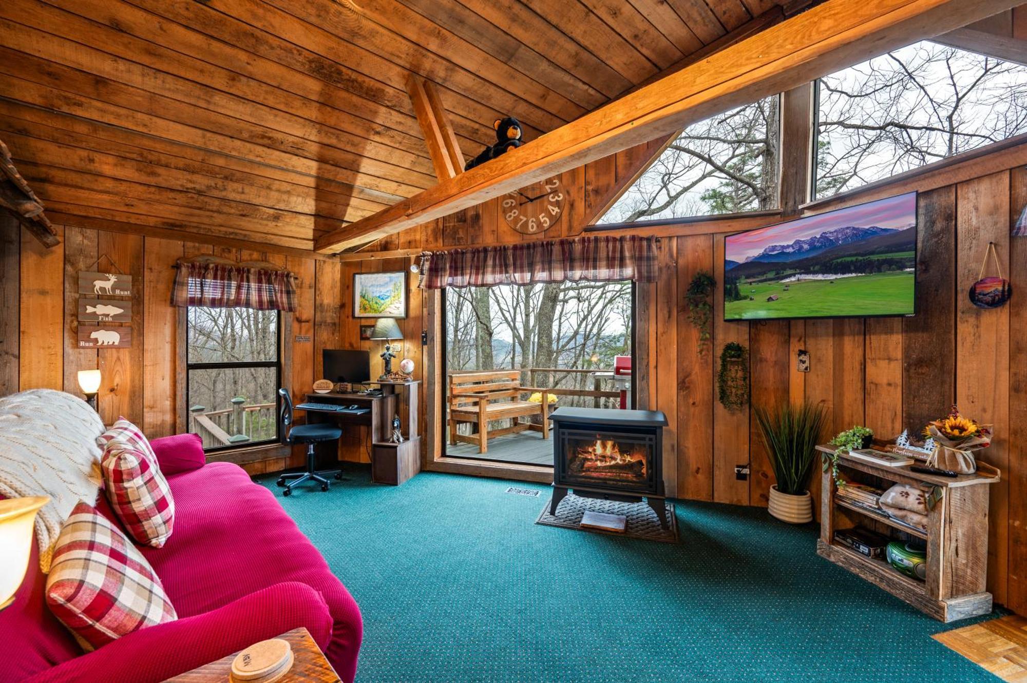 Authentic, Rustic, Cute & Cozy! Villa Pigeon Forge