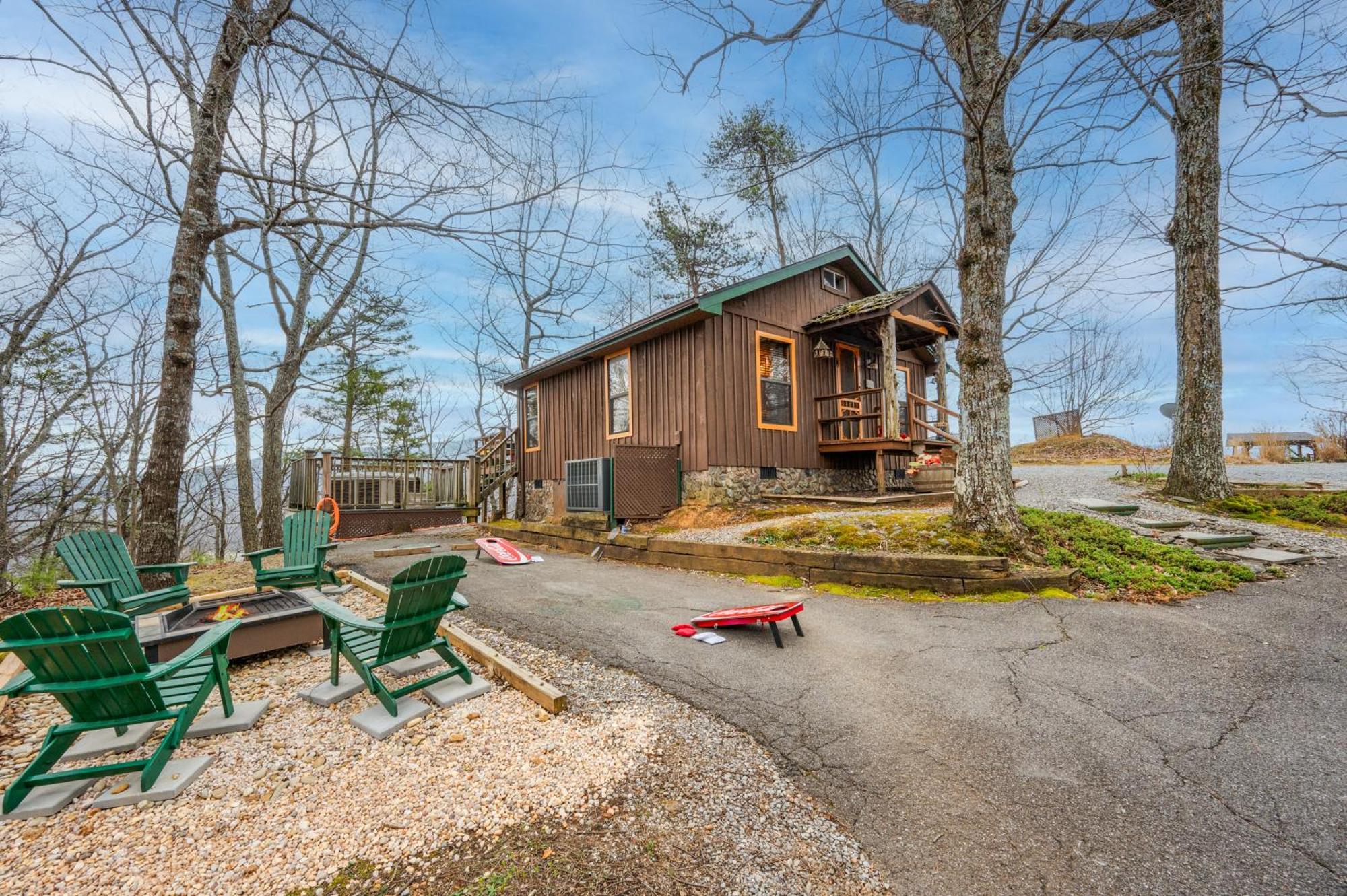 Authentic, Rustic, Cute & Cozy! Villa Pigeon Forge