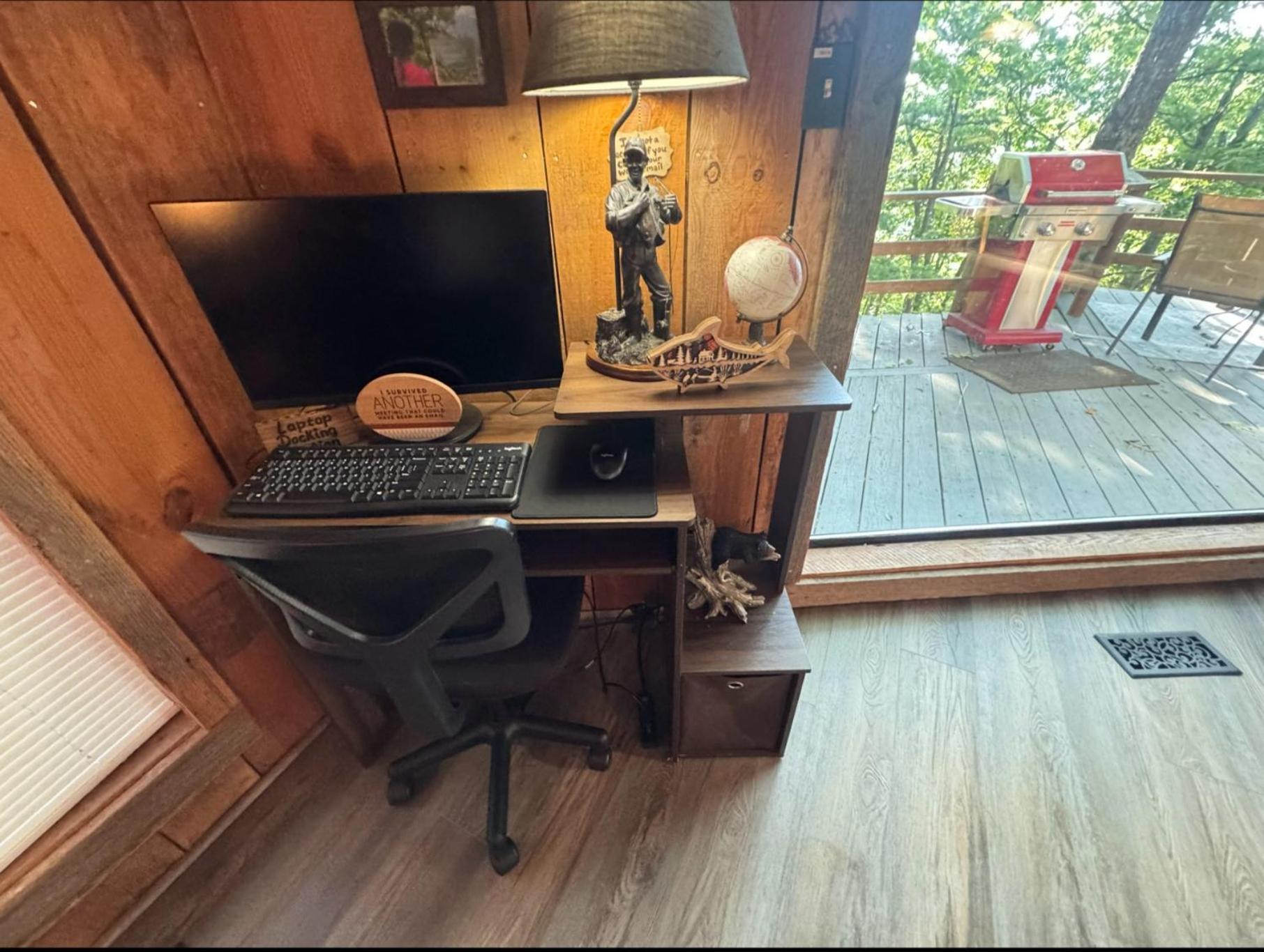 Villa Authentic, Rustic, Cute & Cozy! Pigeon Forge
